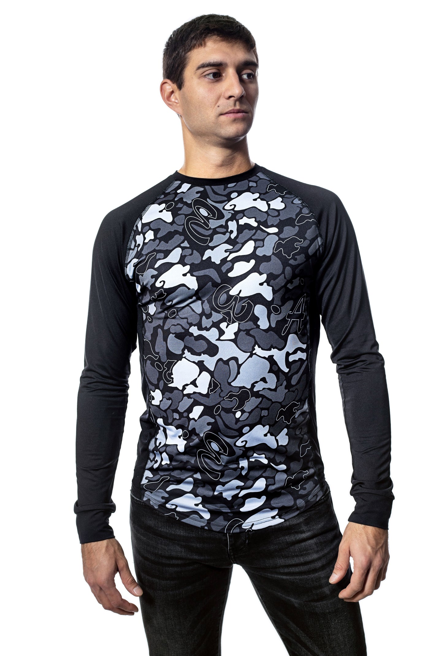 Tricou bărbătesc cu mânecă lungă și guler rotund, cu mânecă raglan