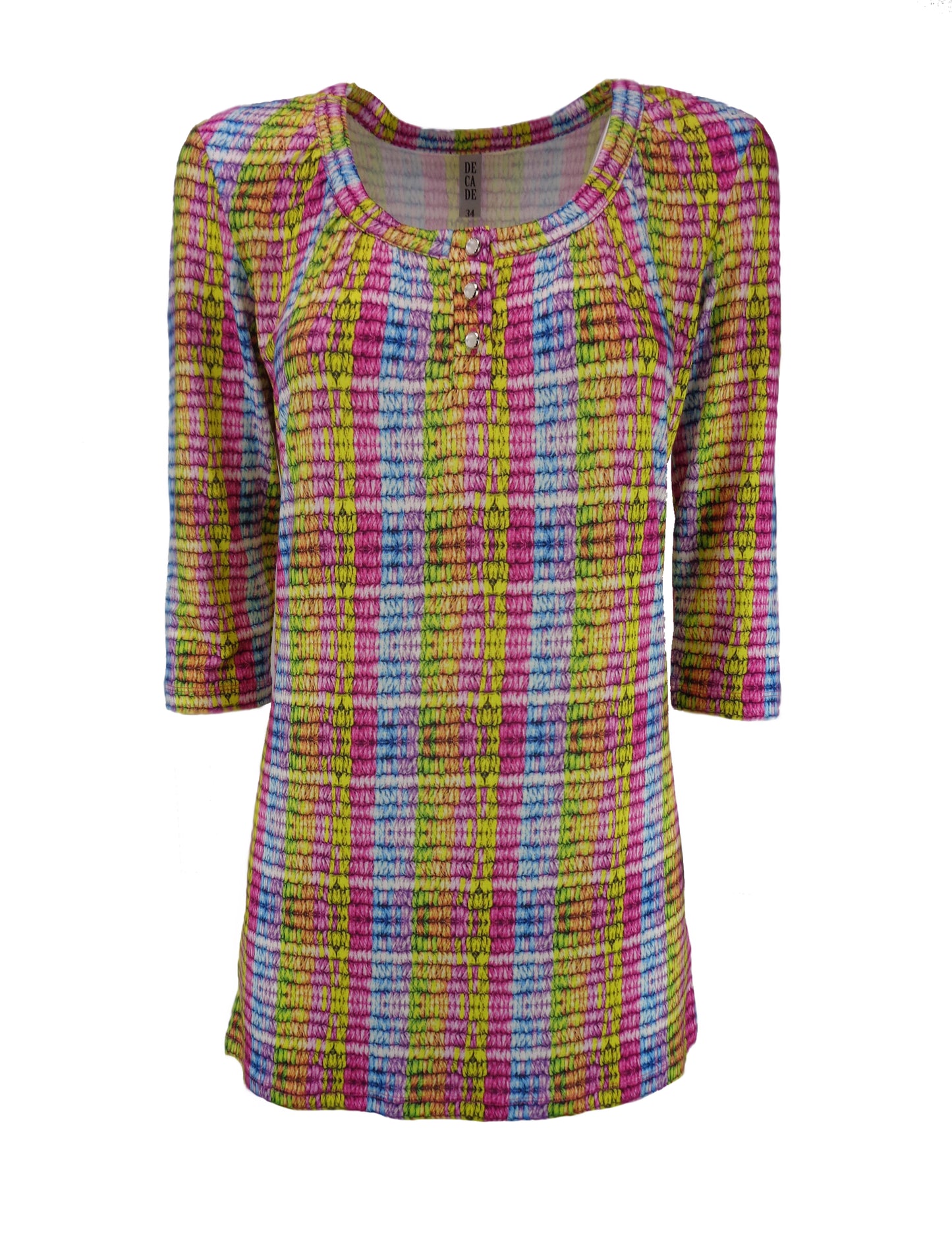 Tunică de damă - tricou cu mânecă 3/4, decolteu rotund și nasturi
