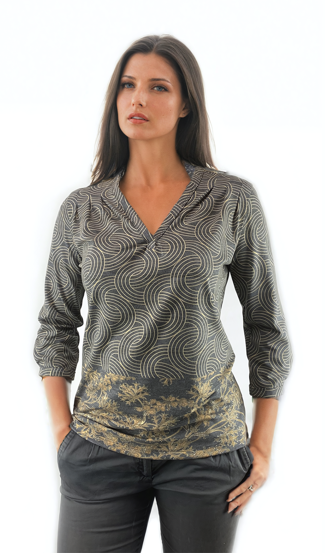 Bluză de damă - tricou cu mâneci 3/4, decolteu ascuțit